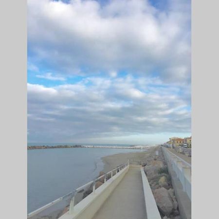 Bilocale Sul Mare Apartamento Marina Di Pisa Exterior foto