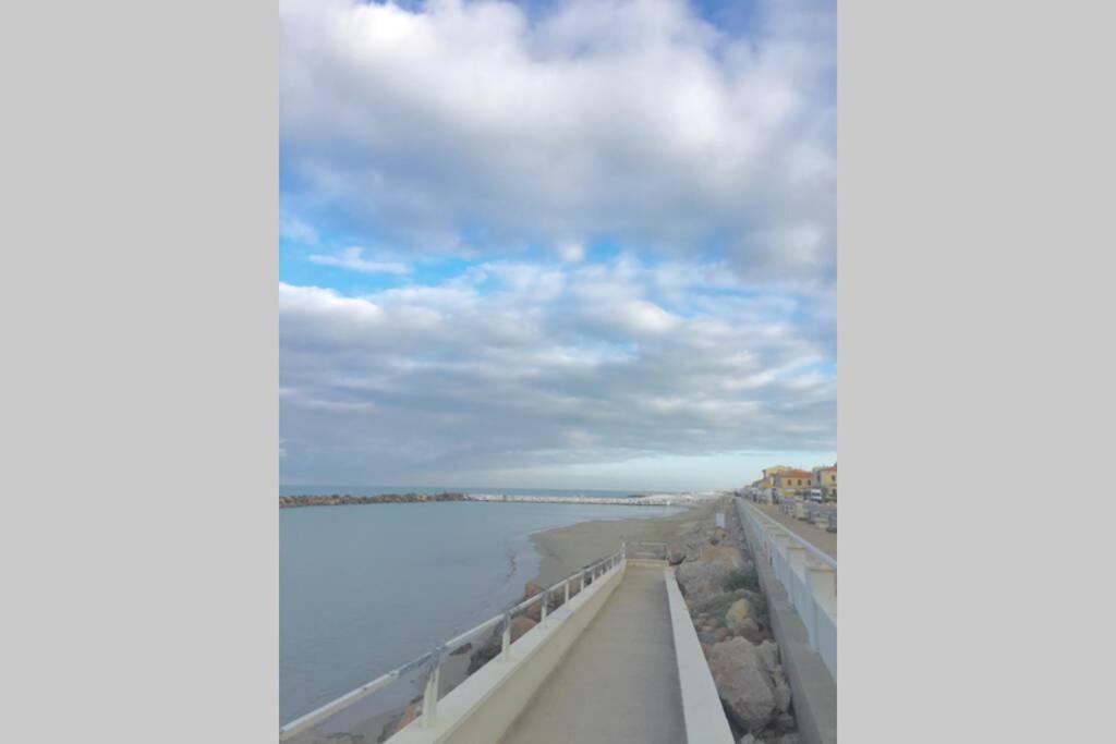 Bilocale Sul Mare Apartamento Marina Di Pisa Exterior foto